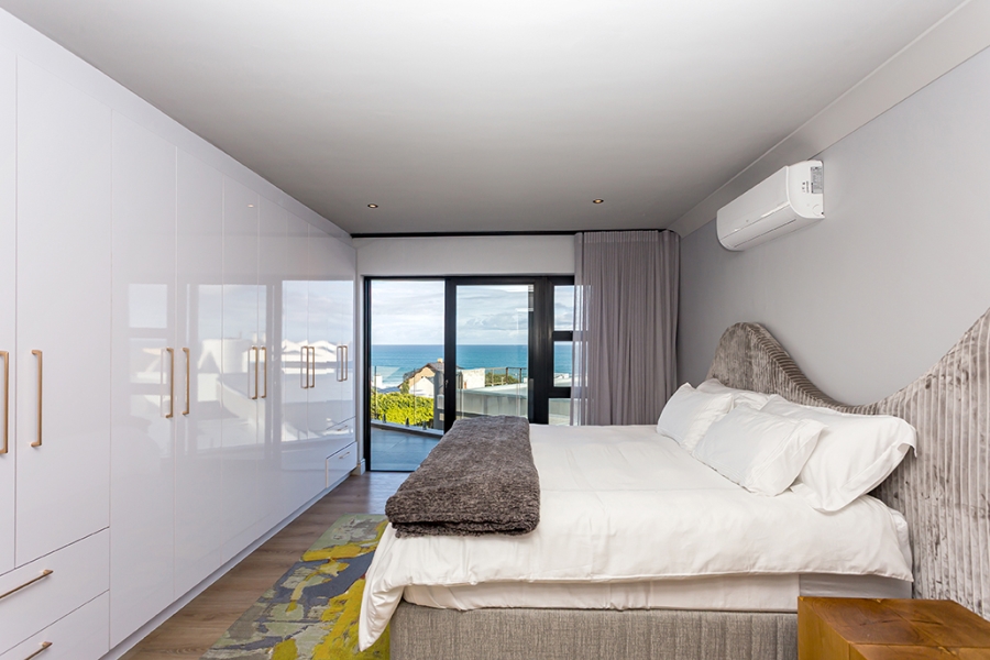 5 Bedroom Property for Sale in Bloubergstrand Western Cape